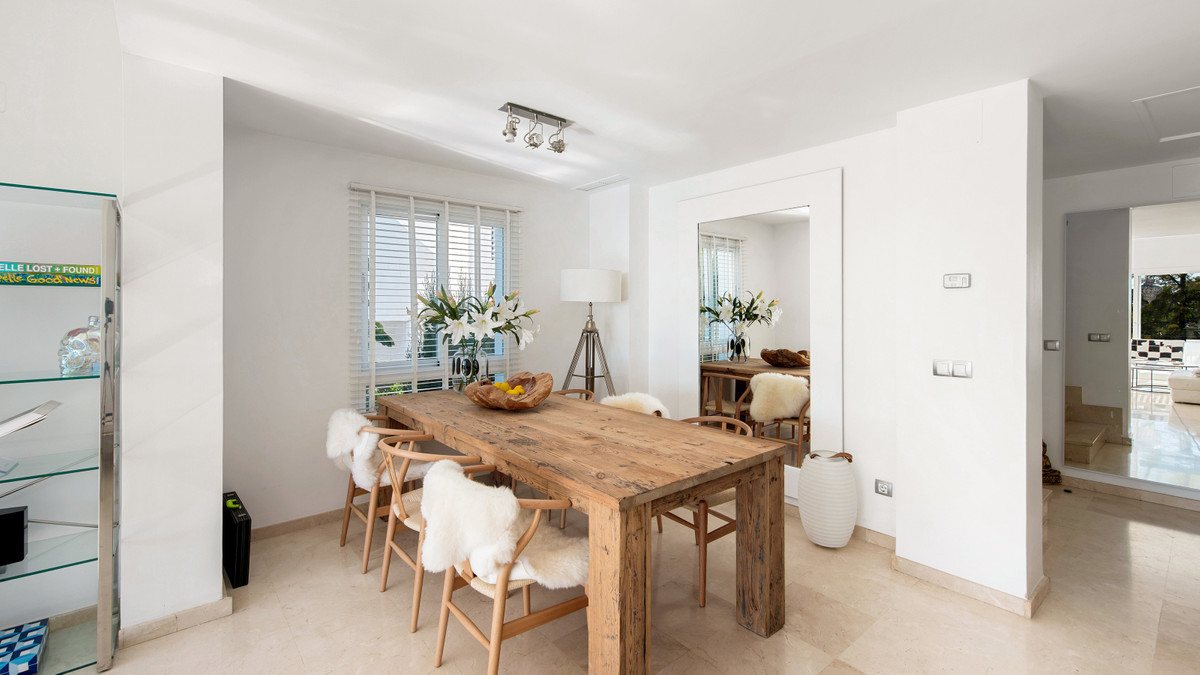 2 Bed Apartment for sale in Nueva Andalucía Costa Del Sol, Málaga, Spain