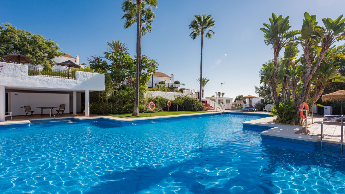 2 Bed Apartment for sale in Nueva Andalucía Costa Del Sol, Málaga, Spain