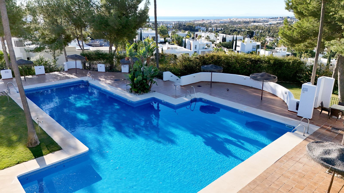 2 Bed Apartment for sale in Nueva Andalucía Costa Del Sol, Málaga, Spain