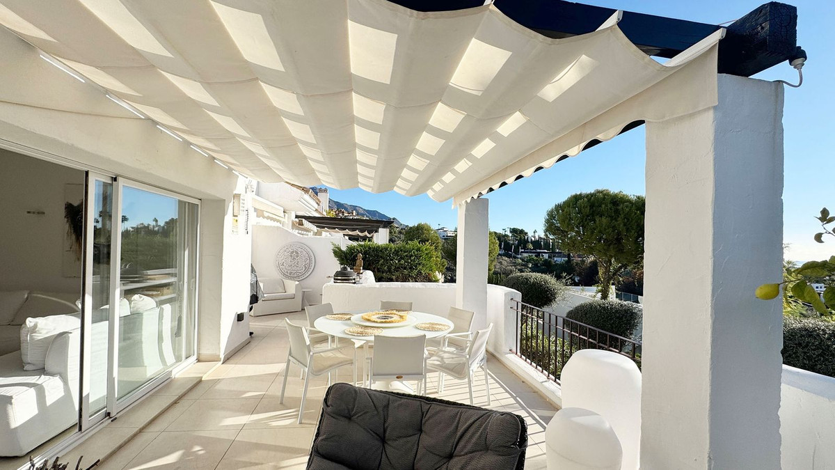 2 Bed Apartment for sale in Nueva Andalucía Costa Del Sol, Málaga, Spain