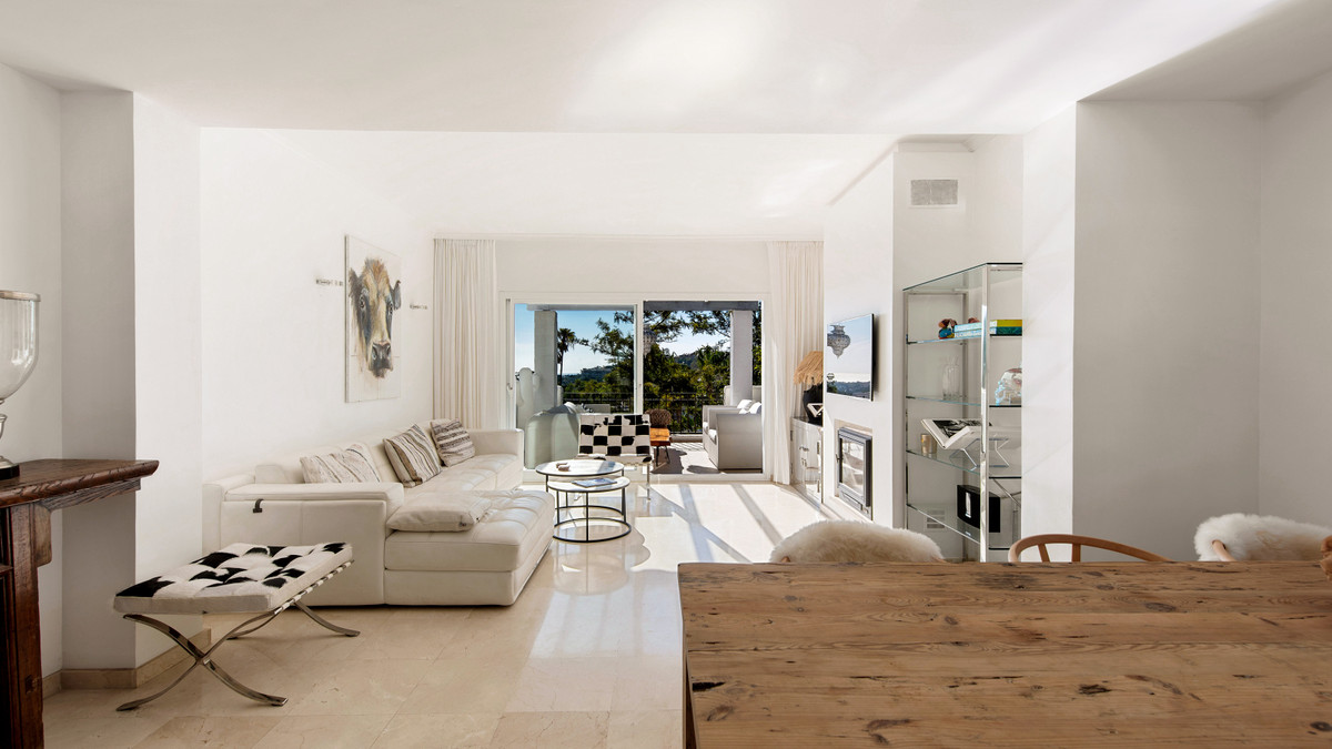 2 Bed Apartment for sale in Nueva Andalucía Costa Del Sol, Málaga, Spain