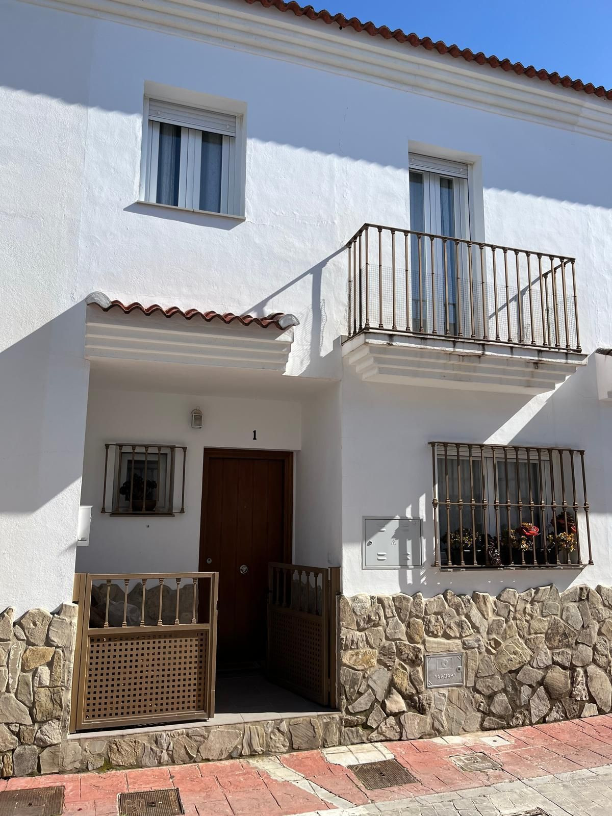 3 Bed Townhouse for sale in Casares Costa Del Sol, Málaga, Spain