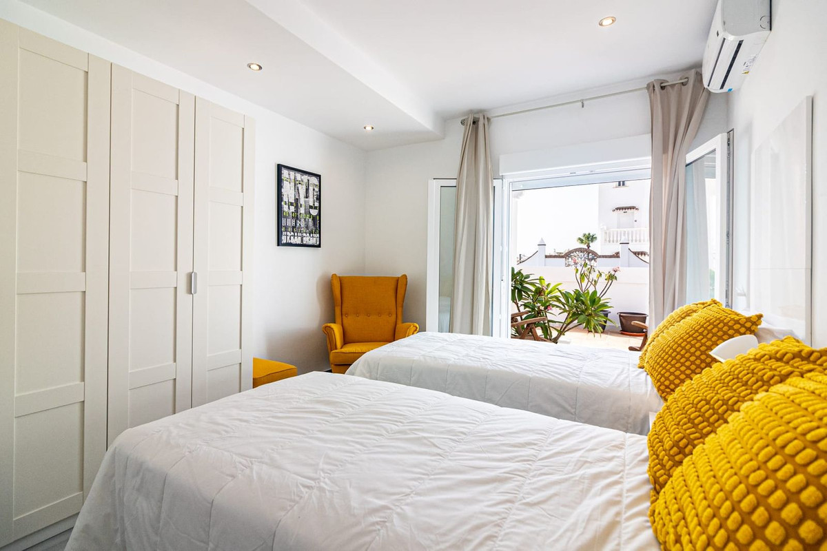 Se vende Villa - Chalet de 5 dormitorios en Costa Del Sol, Málaga, España