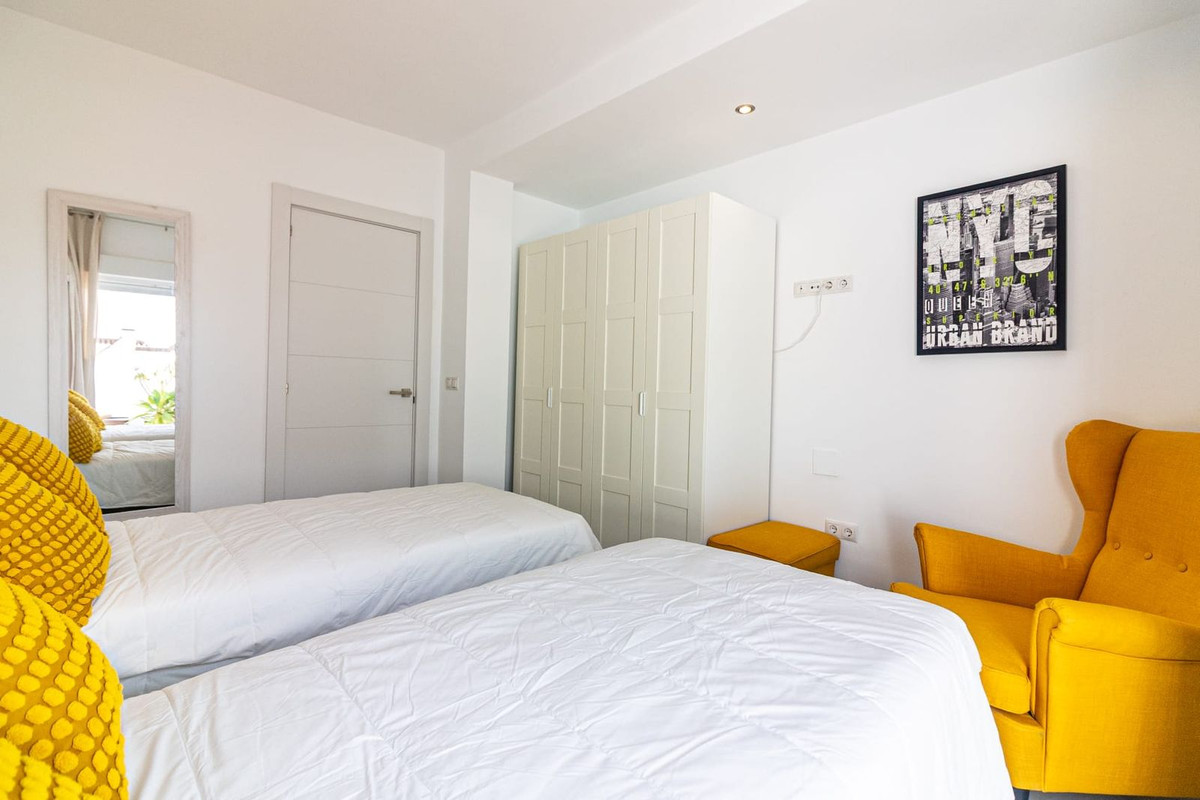 Se vende Villa - Chalet de 5 dormitorios en Costa Del Sol, Málaga, España