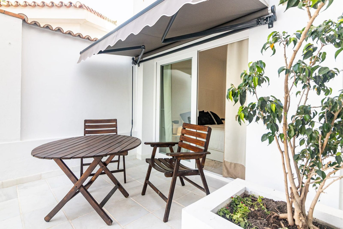 Se vende Villa - Chalet de 5 dormitorios en Costa Del Sol, Málaga, España