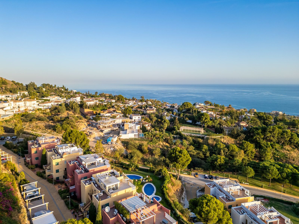 2 Bed Apartment for sale in Benalmadena Costa Del Sol, Málaga, Spain
