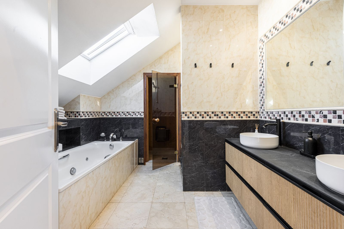 Se vende Apartamento en Planta Última de 1 dormitorios en Costa Del Sol, Málaga, España