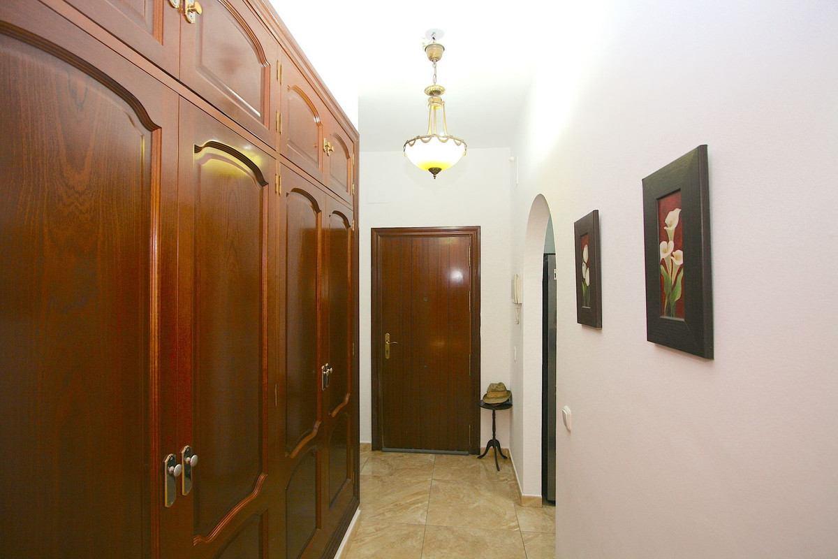 2 Bed Apartment for sale in Fuengirola Costa Del Sol, Málaga, Spain