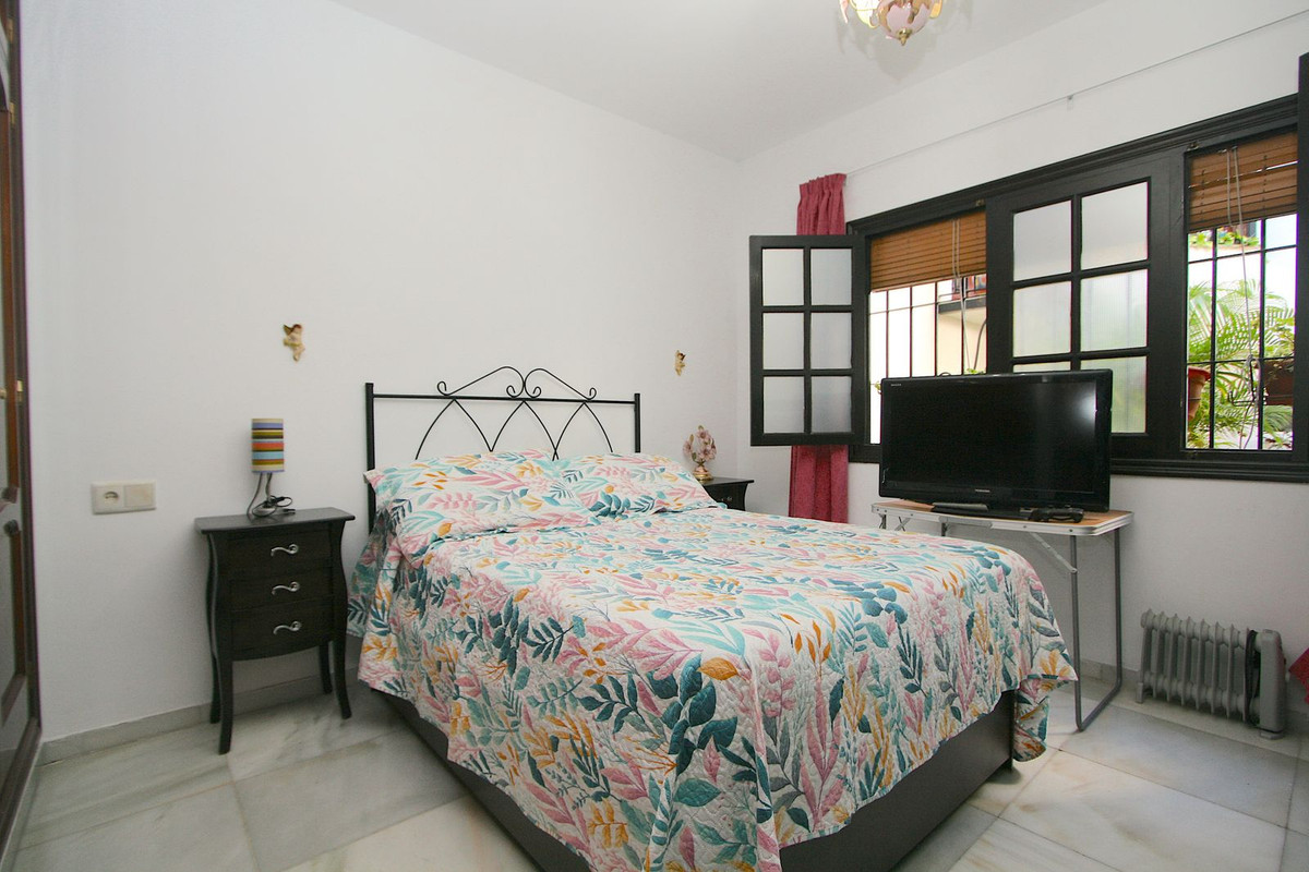 2 Bed Apartment for sale in Fuengirola Costa Del Sol, Málaga, Spain