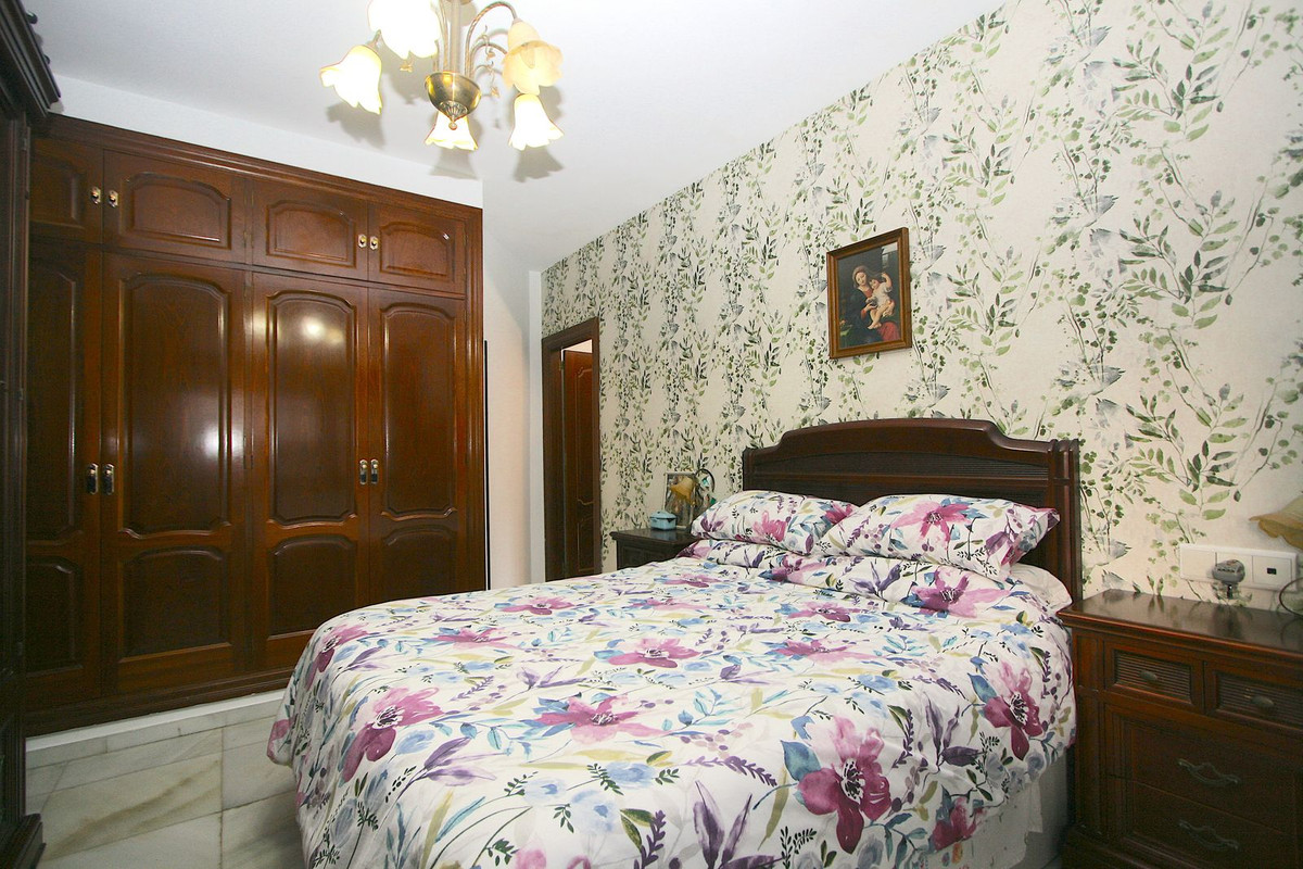 2 Bed Apartment for sale in Fuengirola Costa Del Sol, Málaga, Spain