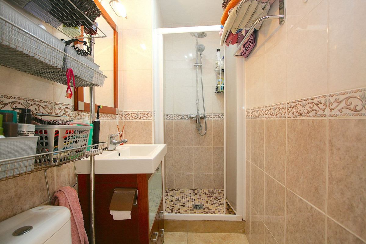 2 Bed Apartment for sale in Fuengirola Costa Del Sol, Málaga, Spain