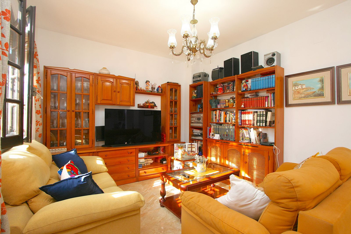 2 Bed Apartment for sale in Fuengirola Costa Del Sol, Málaga, Spain
