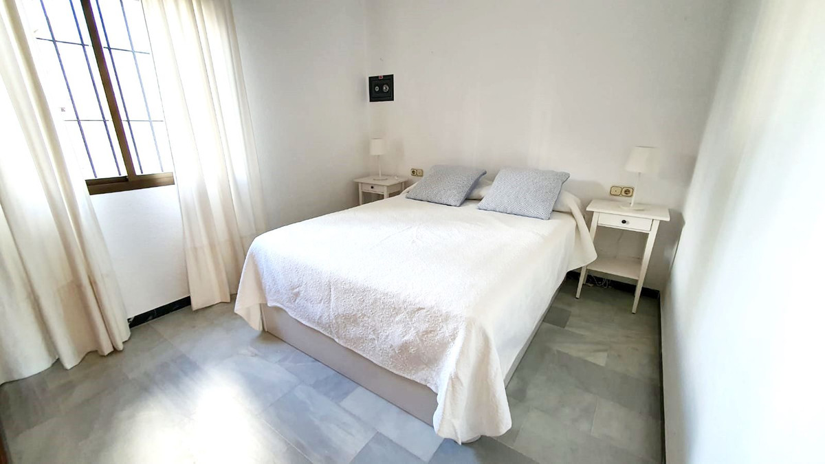 3 Bed Apartment for sale in Fuengirola Costa Del Sol, Málaga, Spain