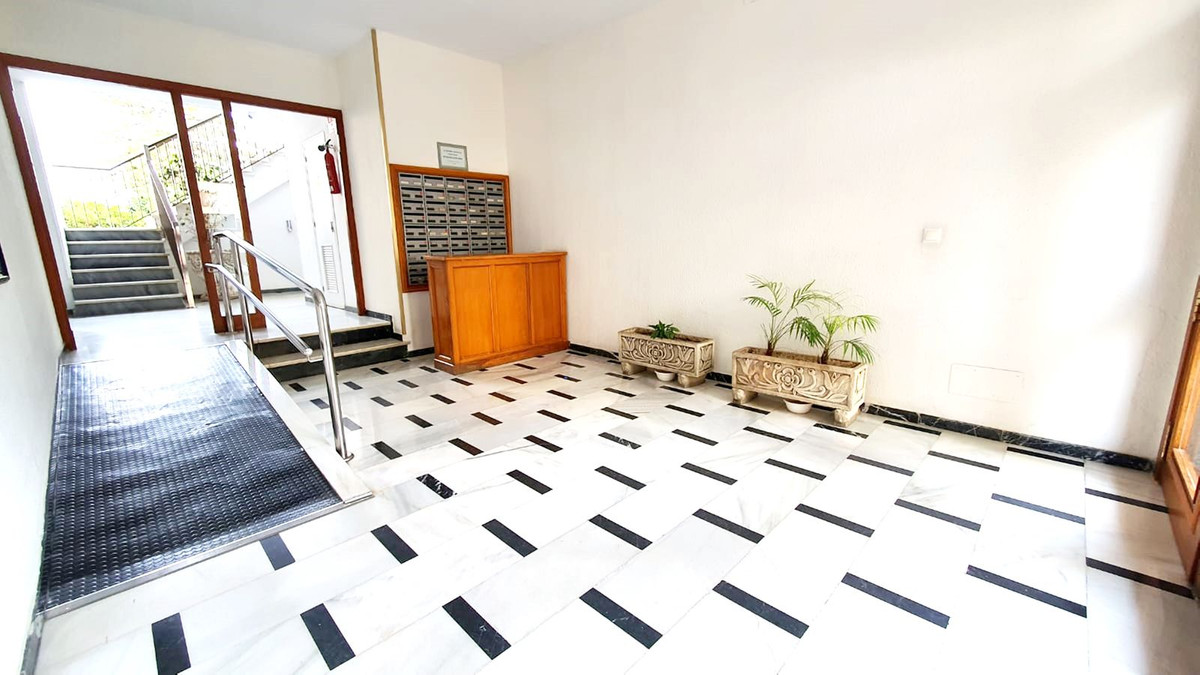 3 Bed Apartment for sale in Fuengirola Costa Del Sol, Málaga, Spain