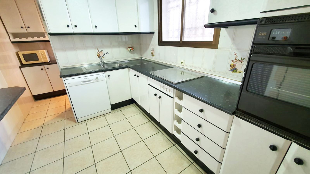 3 Bed Apartment for sale in Fuengirola Costa Del Sol, Málaga, Spain