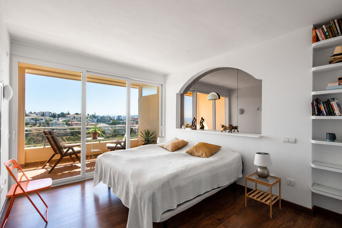 Se vende Apartamento en Planta Última de 2 dormitorios en Costa Del Sol, Málaga, España