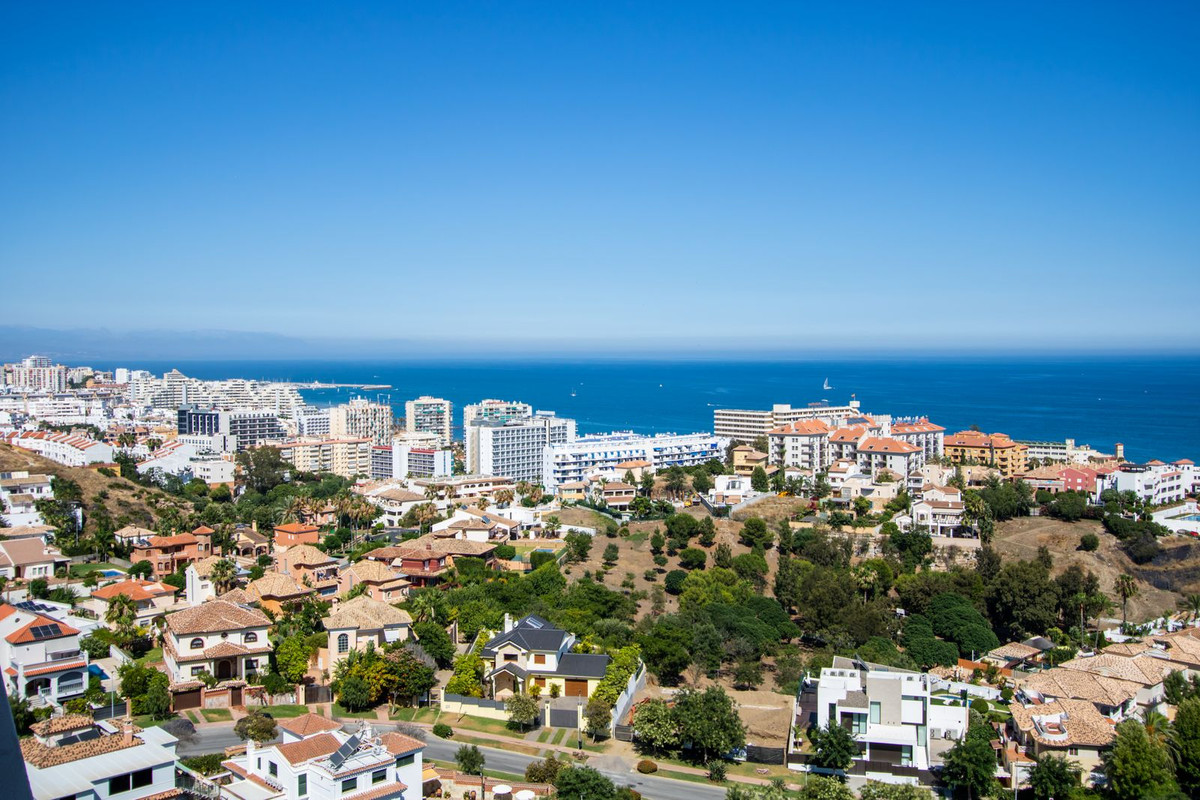 Se vende Apartamento en Planta Última de 2 dormitorios en Costa Del Sol, Málaga, España