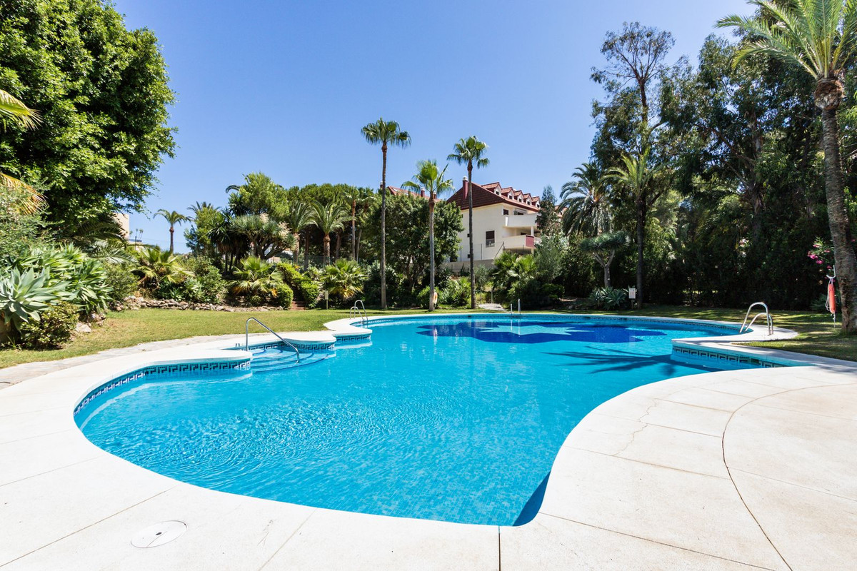 Se vende Apartamento en Planta Última de 2 dormitorios en Costa Del Sol, Málaga, España
