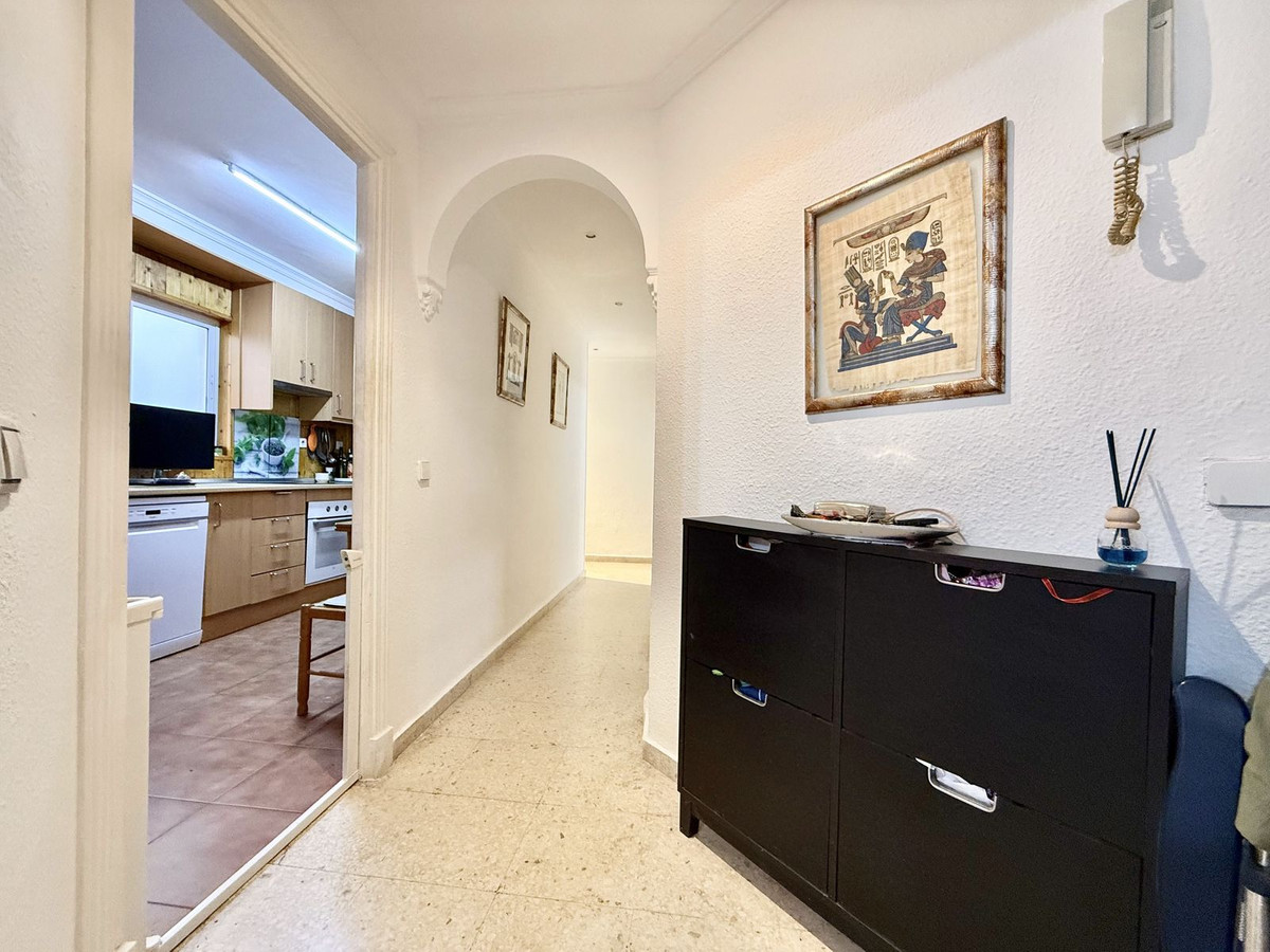 3 Bed Apartment for sale in San Pedro De Alcántara Costa Del Sol, Málaga, Spain