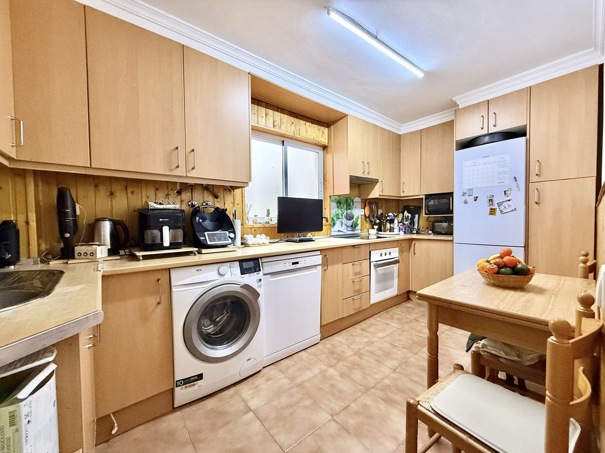 3 Bed Apartment for sale in San Pedro De Alcántara Costa Del Sol, Málaga, Spain