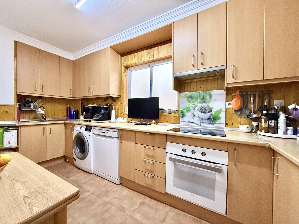 3 Bed Apartment for sale in San Pedro De Alcántara Costa Del Sol, Málaga, Spain