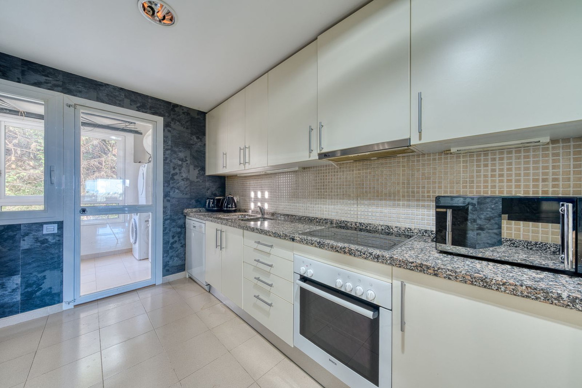 3 Bed Apartment for sale in La Quinta Costa Del Sol, Málaga, Spain