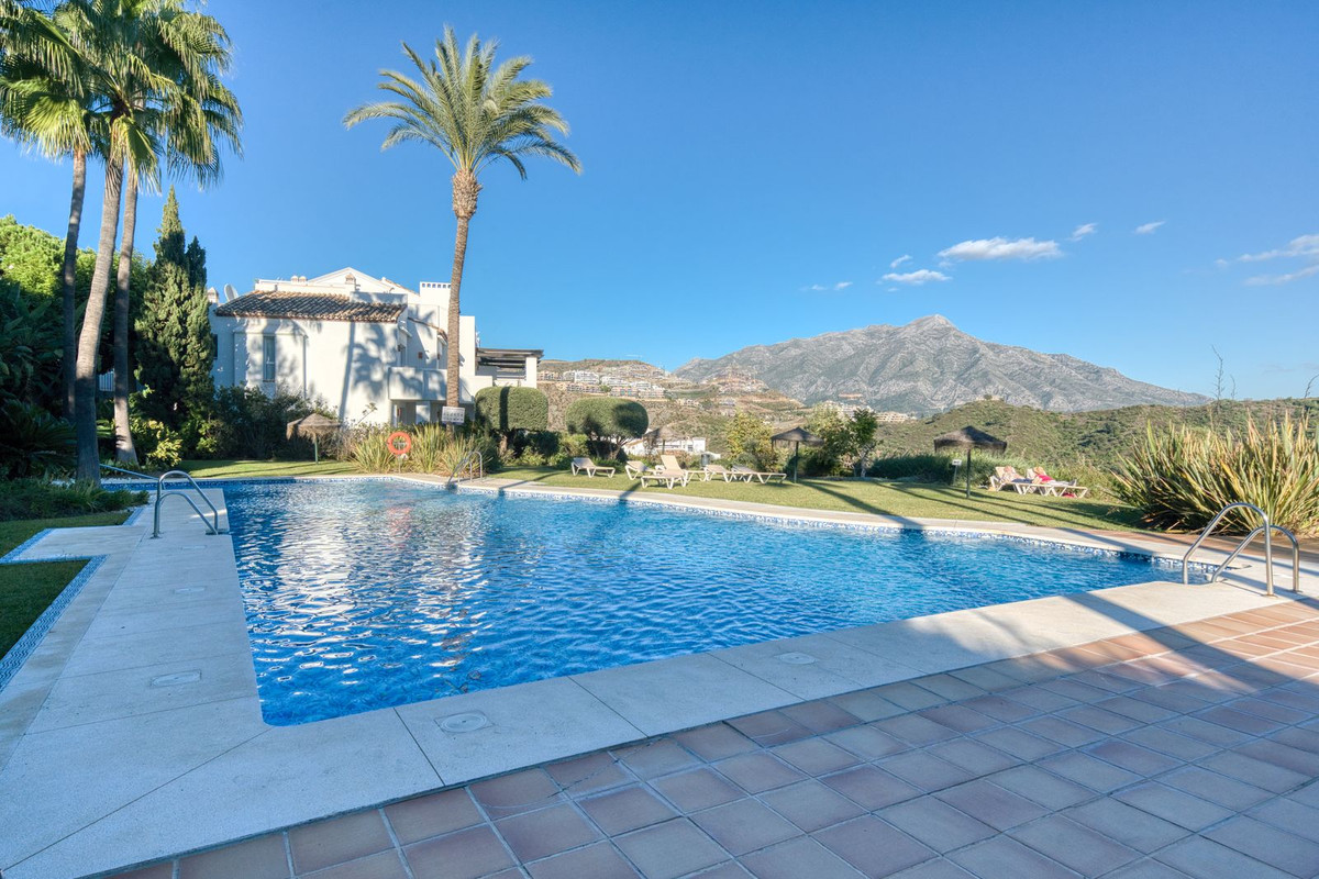 3 Bed Apartment for sale in La Quinta Costa Del Sol, Málaga, Spain