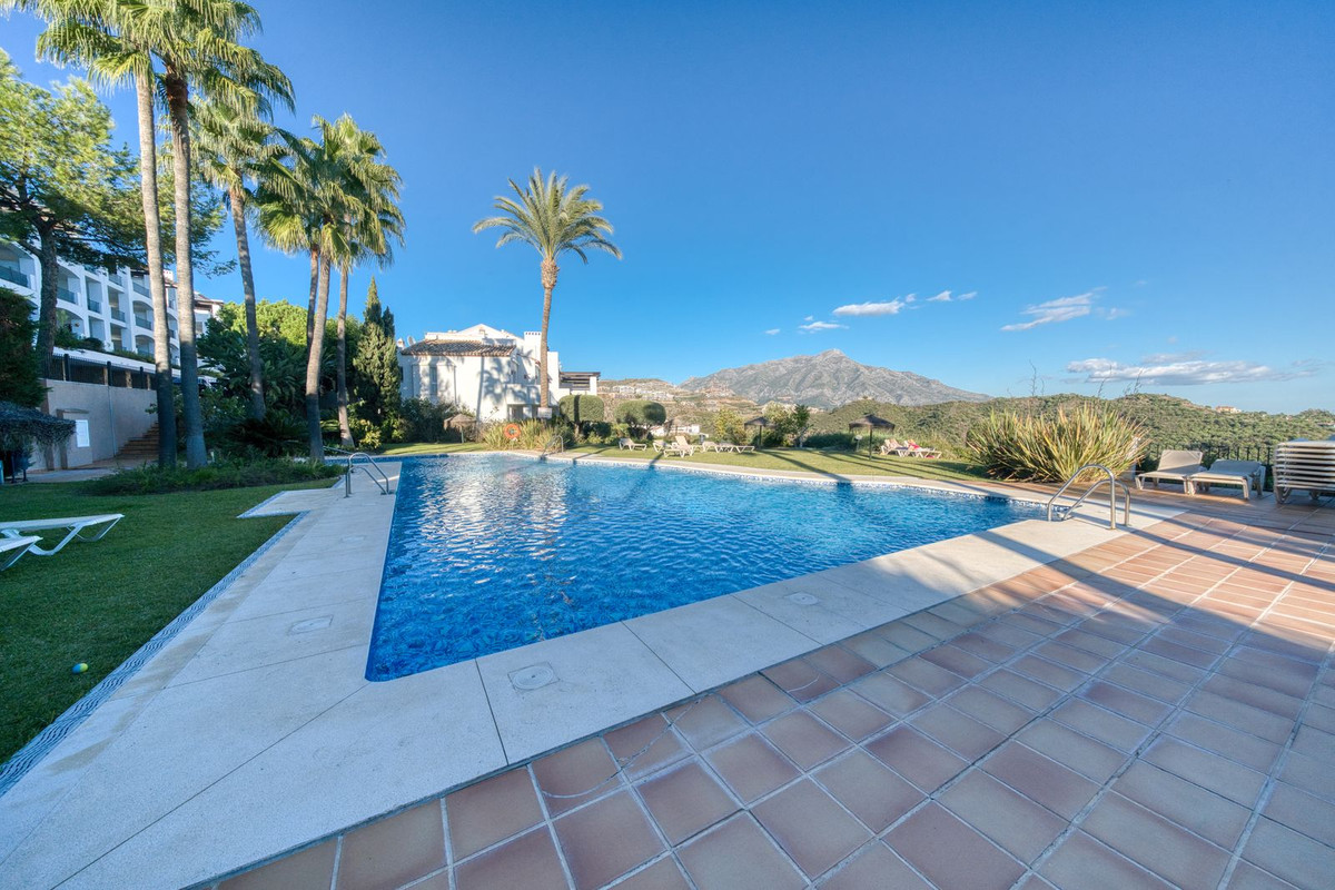 3 Bed Apartment for sale in La Quinta Costa Del Sol, Málaga, Spain
