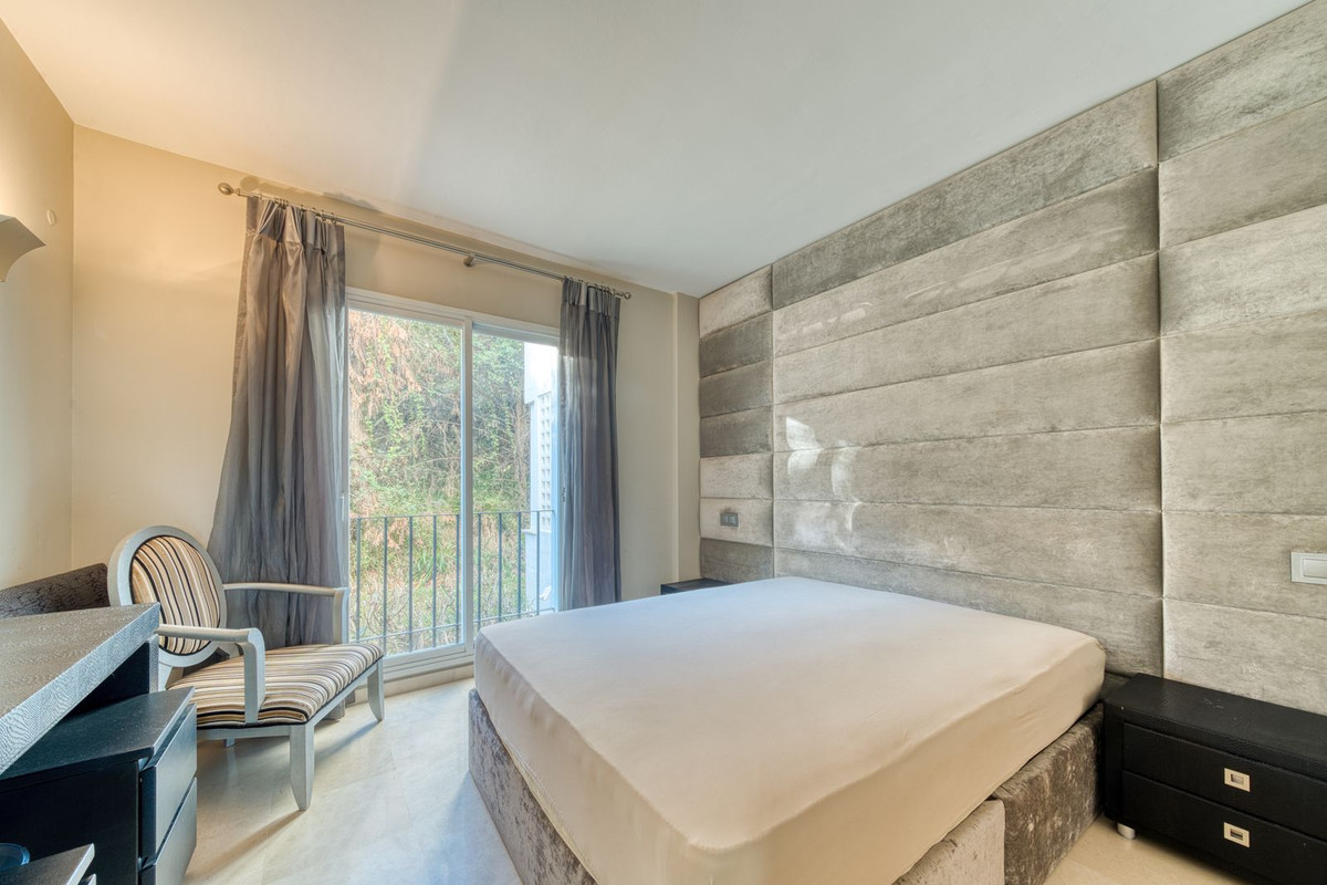 3 Bed Apartment for sale in La Quinta Costa Del Sol, Málaga, Spain