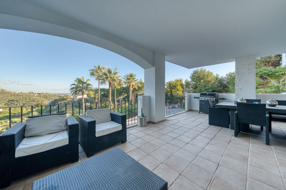 3 Bed Apartment for sale in La Quinta Costa Del Sol, Málaga, Spain