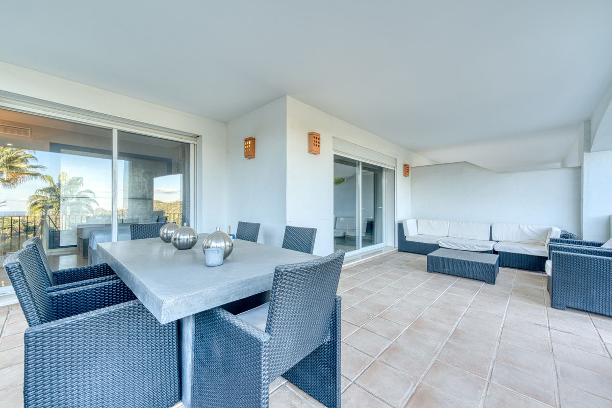 3 Bed Apartment for sale in La Quinta Costa Del Sol, Málaga, Spain