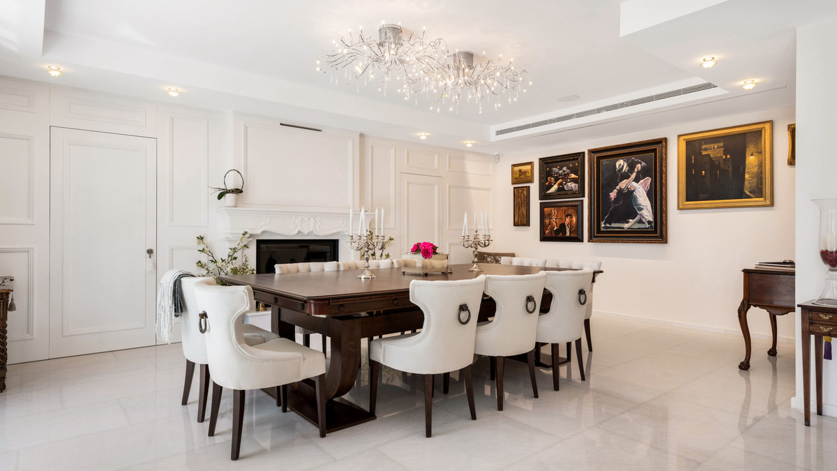 6 Bed Townhouse for sale in Nueva Andalucía Costa Del Sol, Málaga, Spain