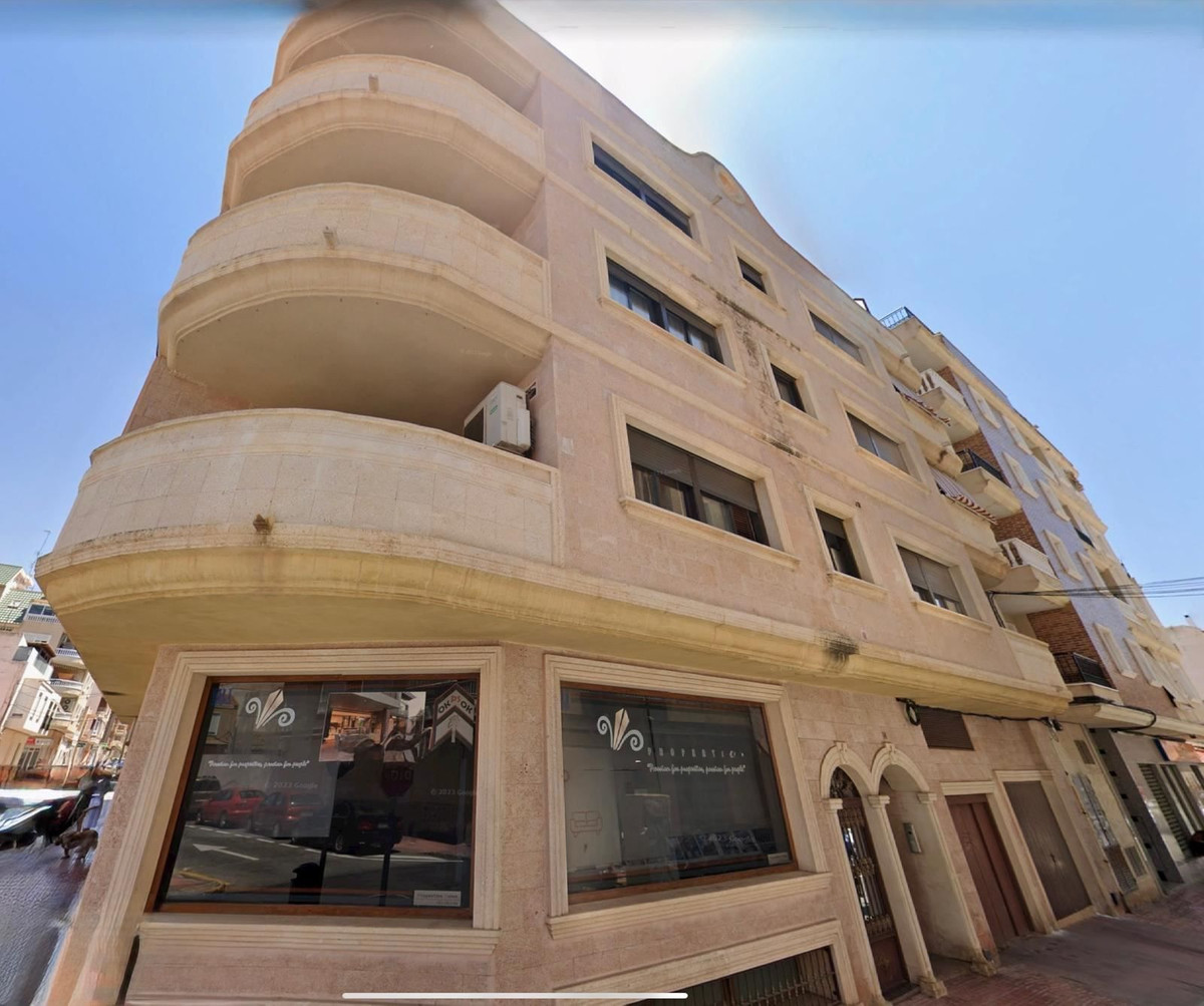 Se vende Apartamento Planta Media de 3 dormitorios en Costa Blanca, Alicante, España