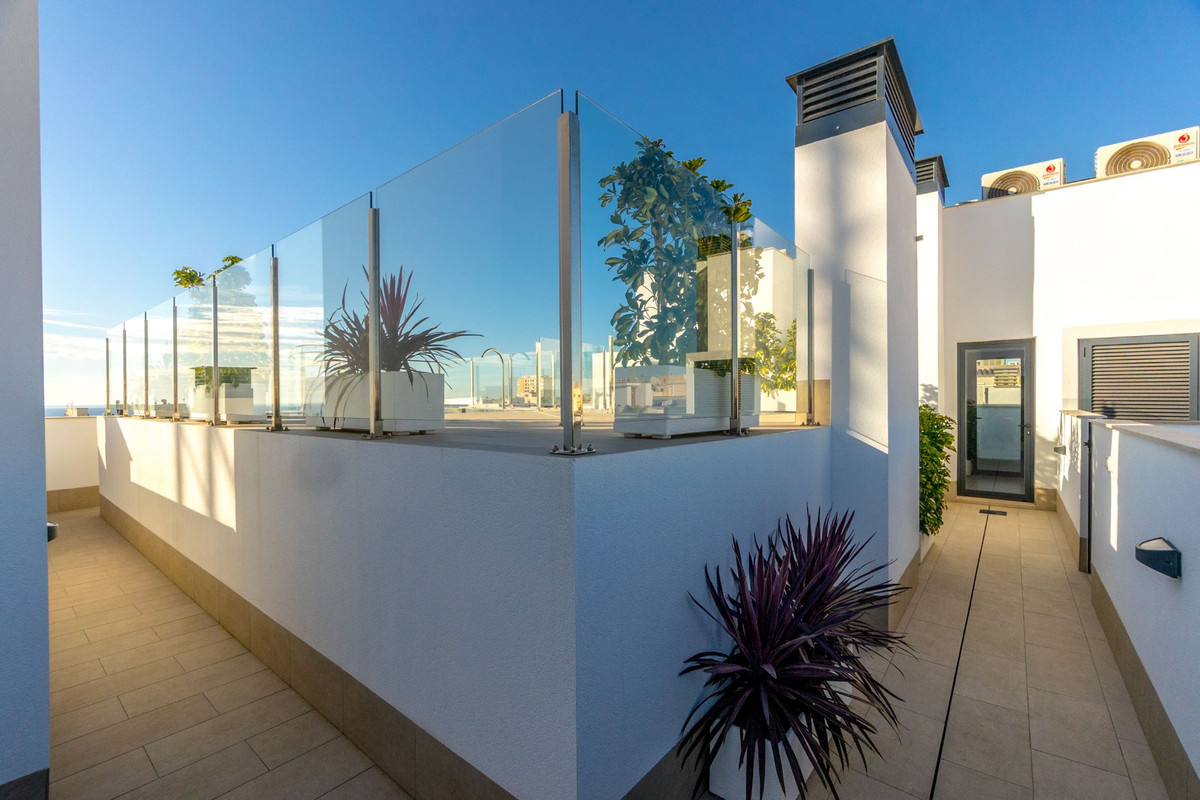 Se vende Apartamento Planta Media de 2 dormitorios en Costa Blanca, Alicante, España
