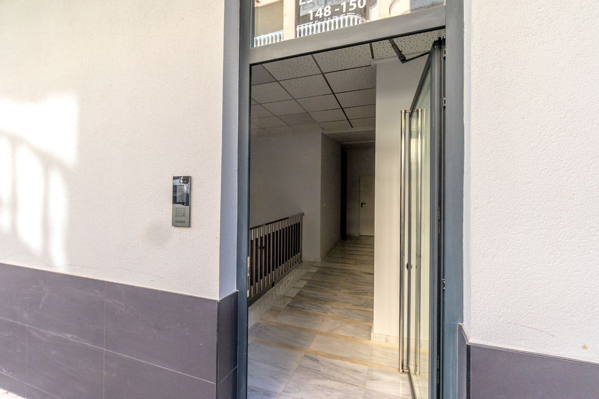 Se vende Apartamento Planta Media de 2 dormitorios en Costa Blanca, Alicante, España