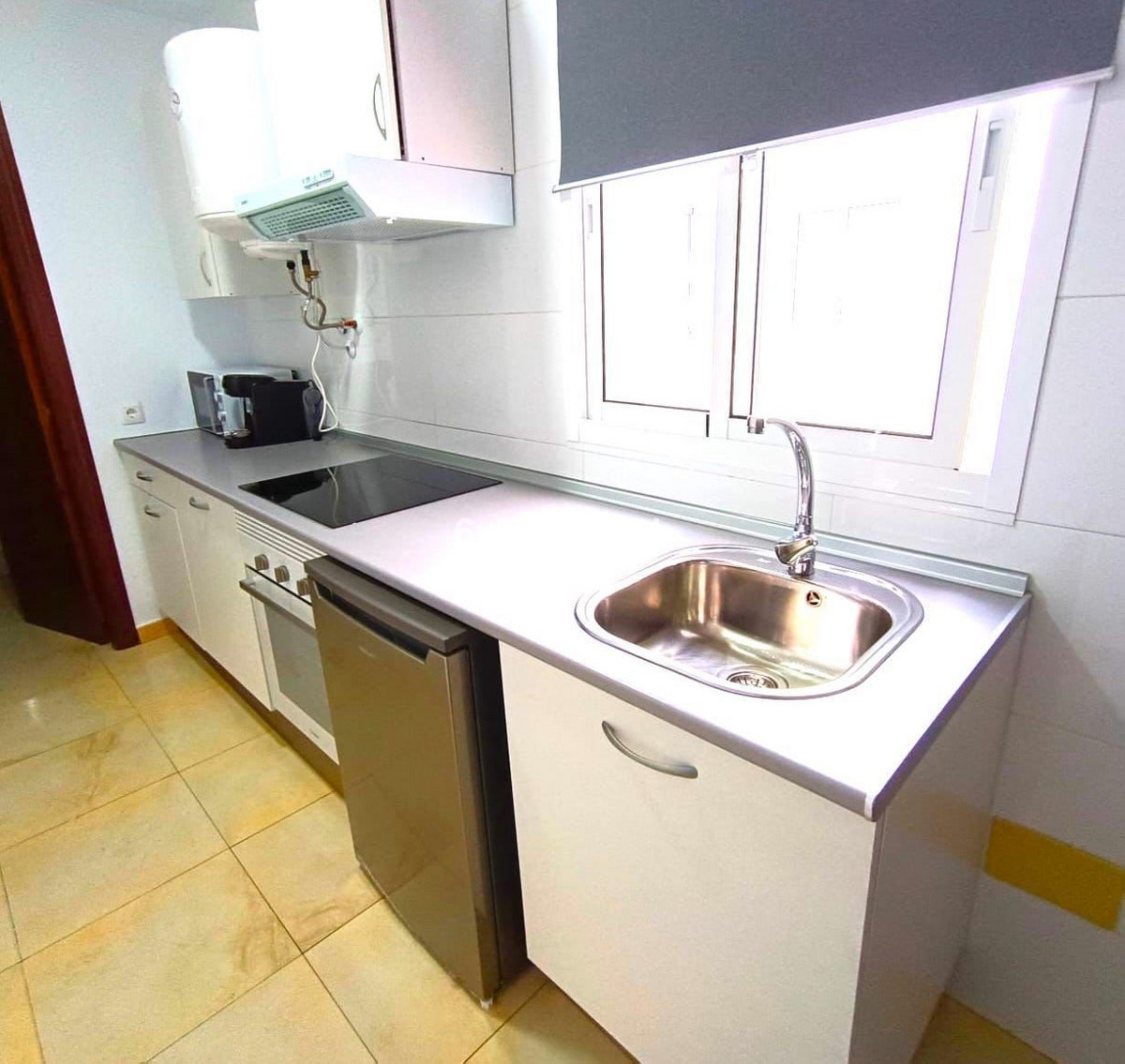 Se vende Adosada de 11 dormitorios en Costa Del Sol, Málaga, España
