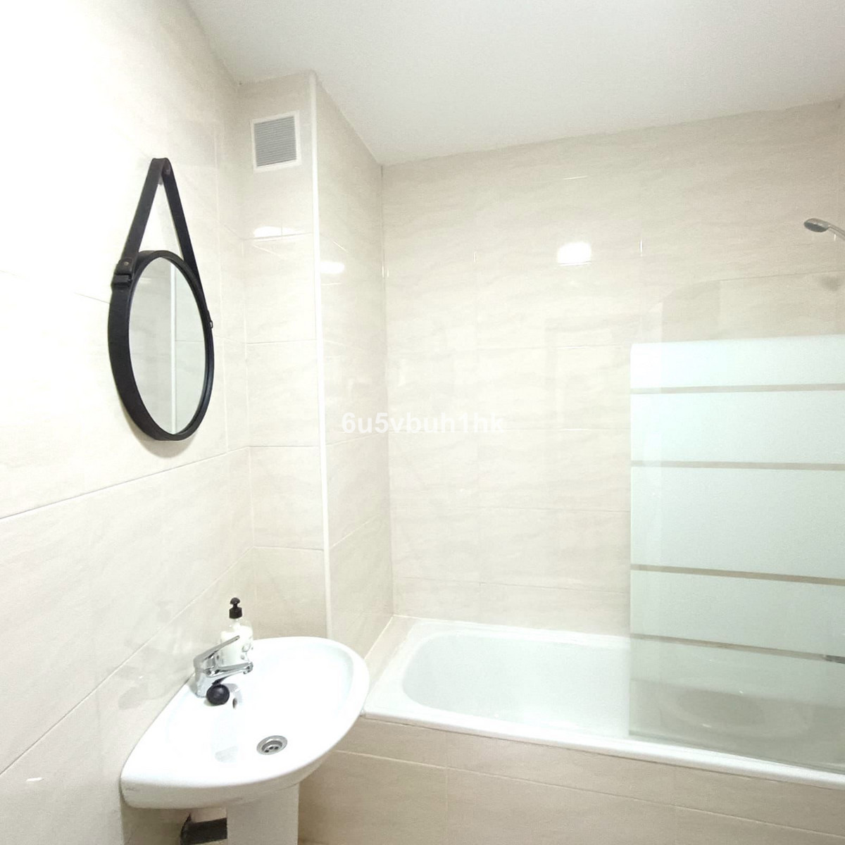 Se vende Adosada de 11 dormitorios en Costa Del Sol, Málaga, España