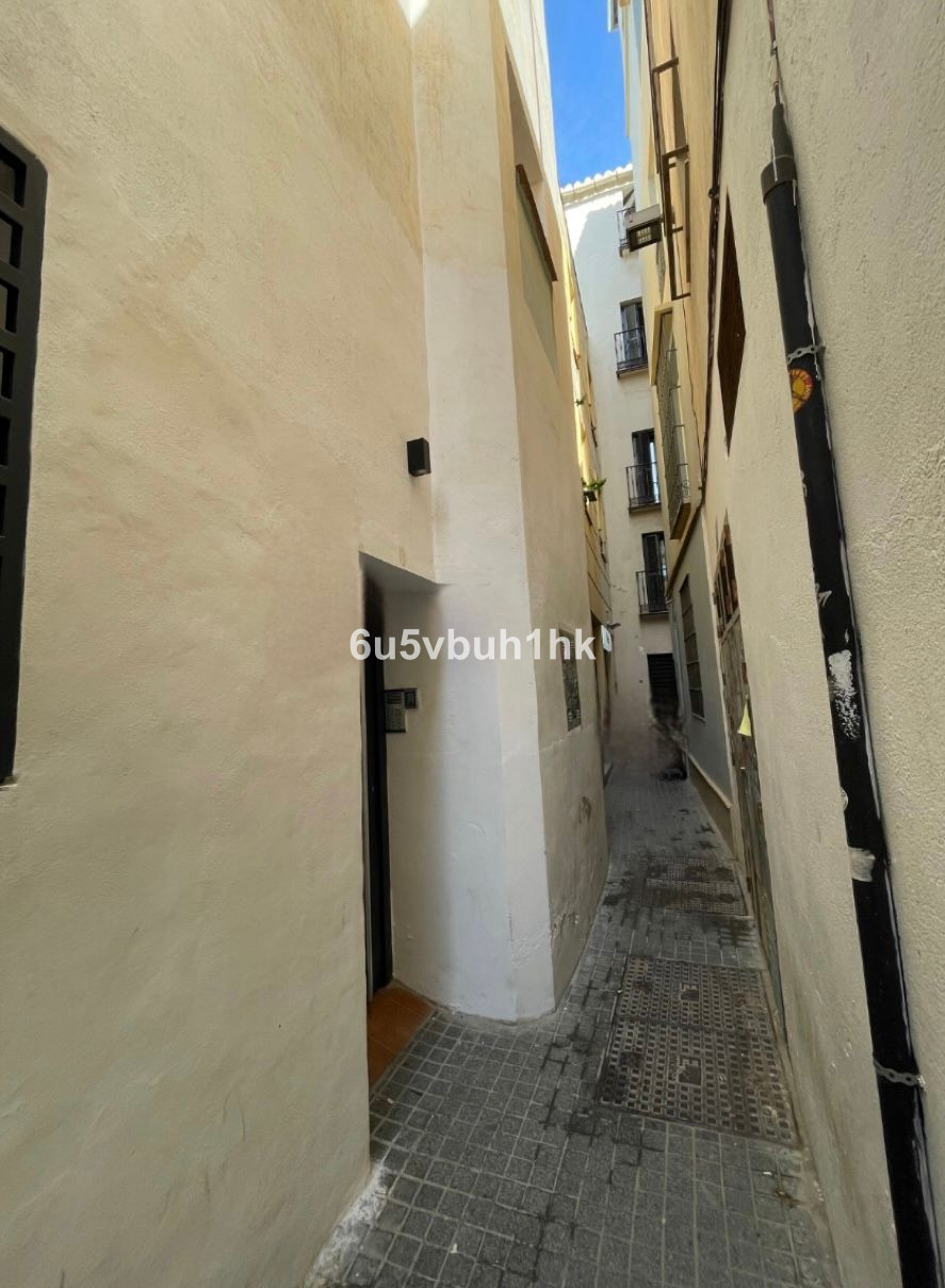 Se vende Adosada de 11 dormitorios en Costa Del Sol, Málaga, España