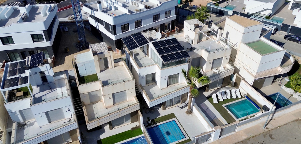 3 Bed Townhouse for sale in Lomas De Cabo Roig Costa Blanca, Alicante, Spain