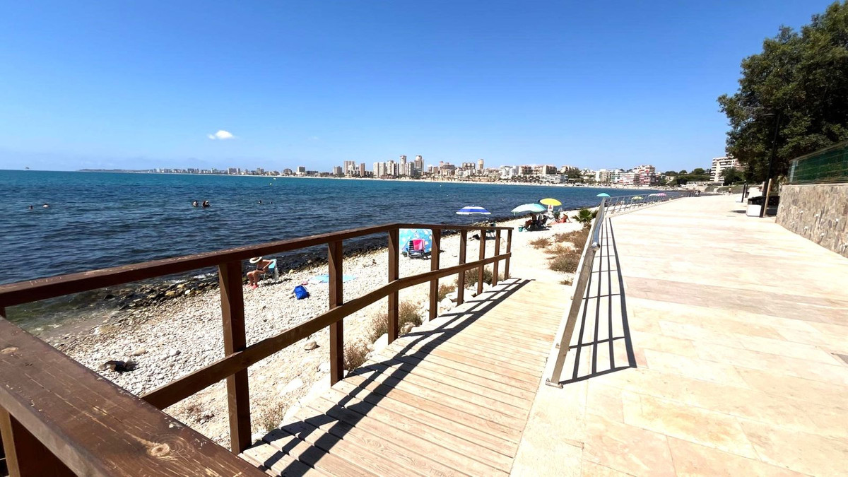 3 Bed Apartment for sale in El Campello Costa Blanca, Alicante, Spain