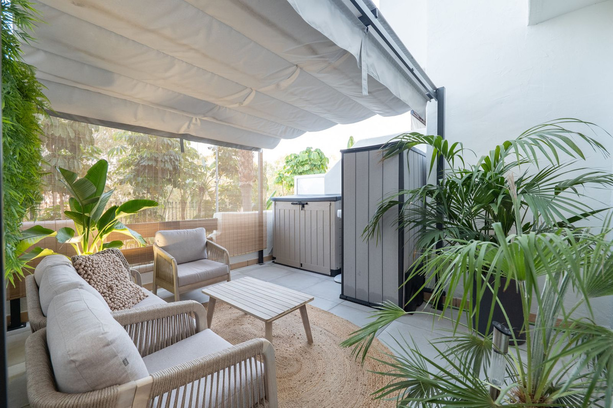 2 Bed Apartment for sale in Selwo Costa Del Sol, Málaga, Spain
