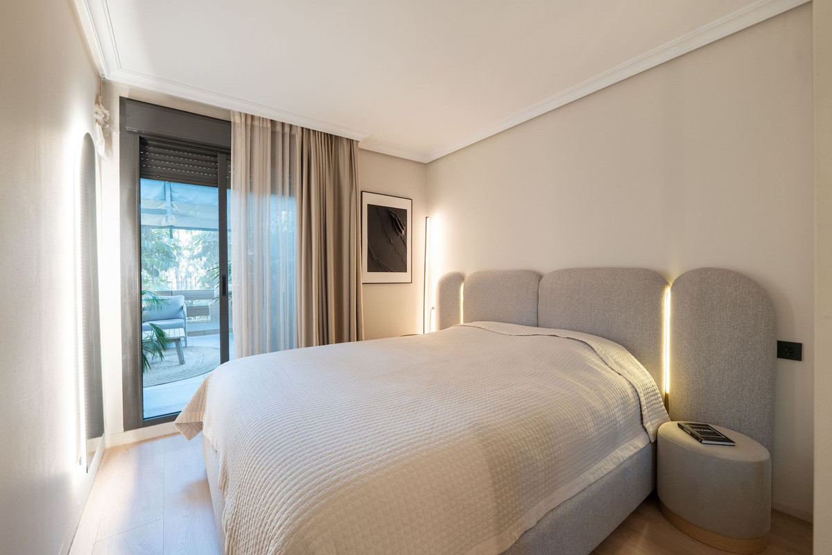 2 Bed Apartment for sale in Selwo Costa Del Sol, Málaga, Spain