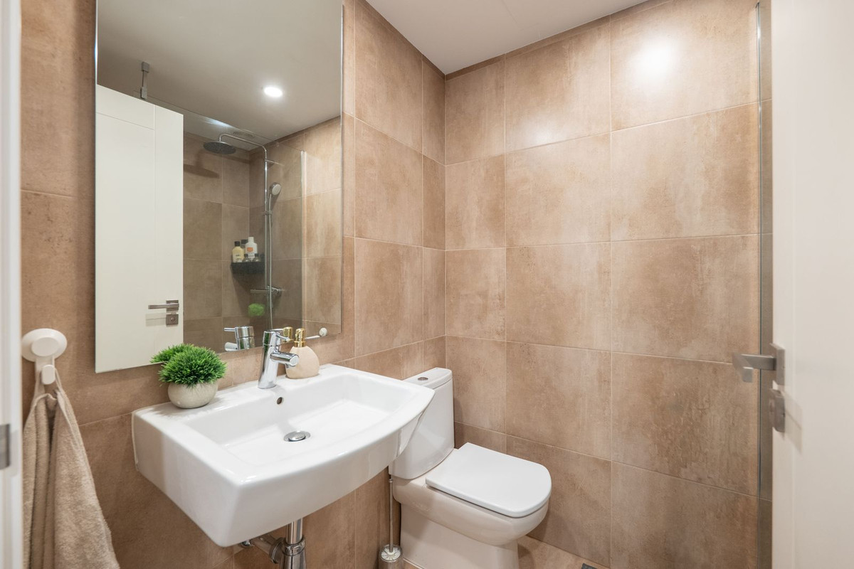 2 Bed Apartment for sale in Selwo Costa Del Sol, Málaga, Spain