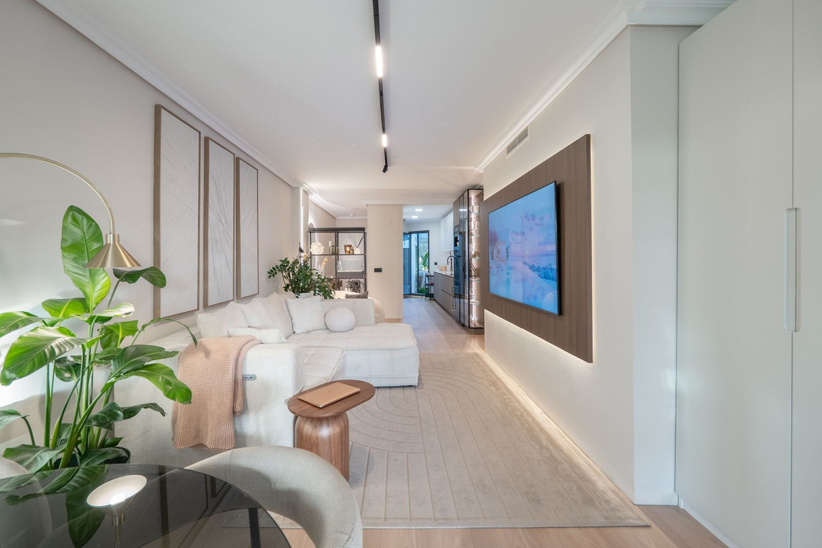 2 Bed Apartment for sale in Selwo Costa Del Sol, Málaga, Spain