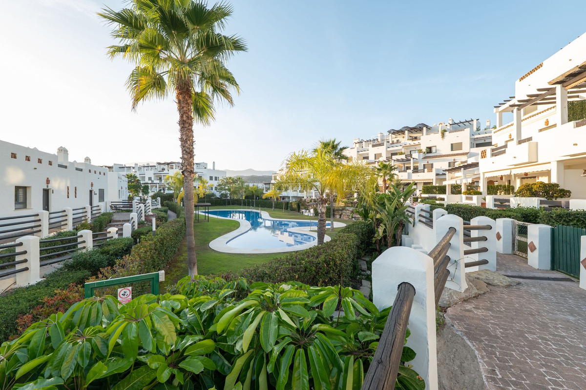 2 Bed Apartment for sale in Selwo Costa Del Sol, Málaga, Spain