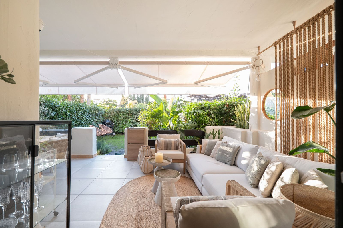 2 Bed Apartment for sale in Selwo Costa Del Sol, Málaga, Spain