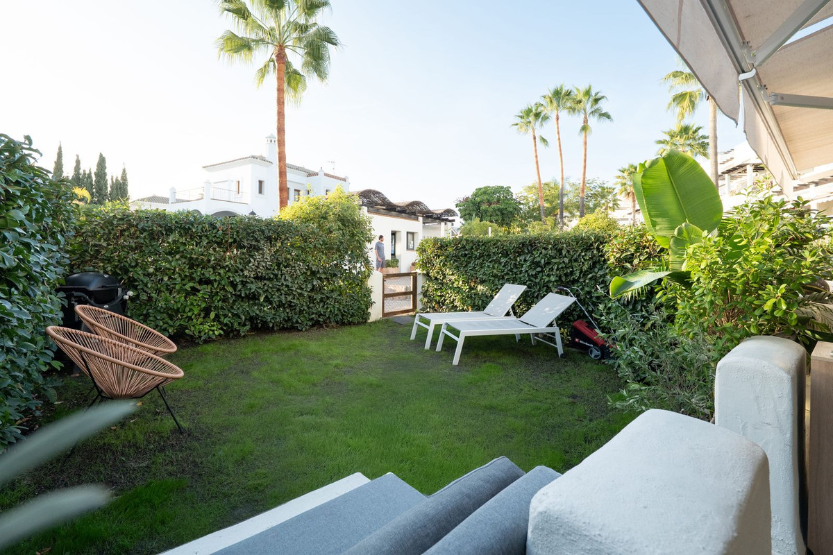 2 Bed Apartment for sale in Selwo Costa Del Sol, Málaga, Spain