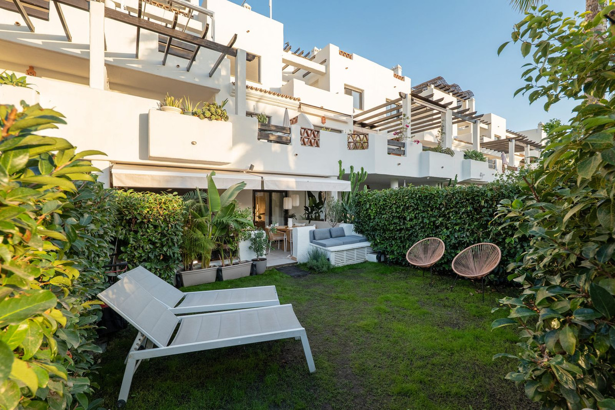 2 Bed Apartment for sale in Selwo Costa Del Sol, Málaga, Spain