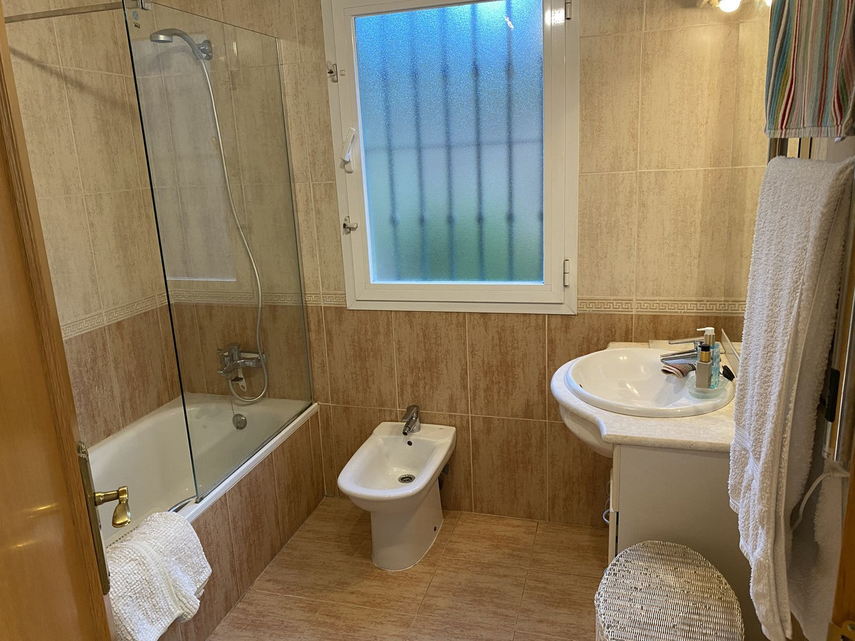 Se vende Apartamento Planta Baja de 3 dormitorios en Costa Del Sol, Málaga, España