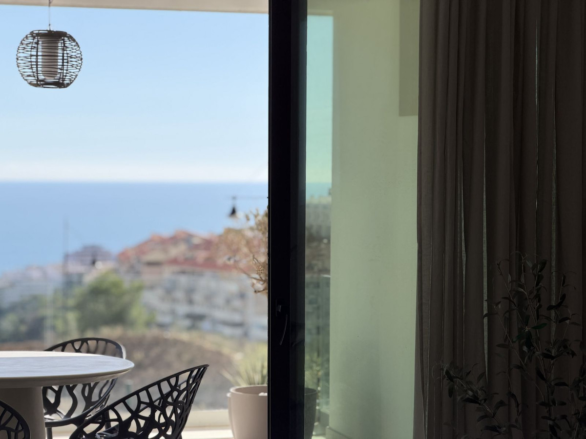 2 Bed Apartment for sale in Fuengirola Costa Del Sol, Málaga, Spain